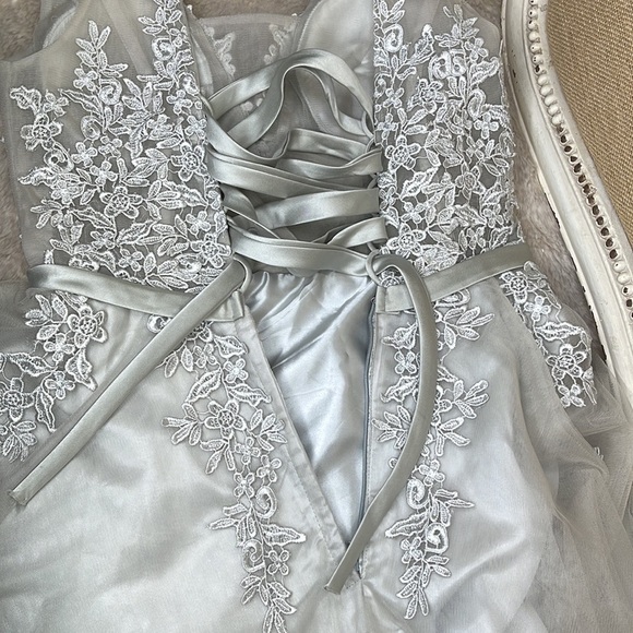 A-line Knee-length Tulle Prom Dress with Appliqués - Picture 10 of 15